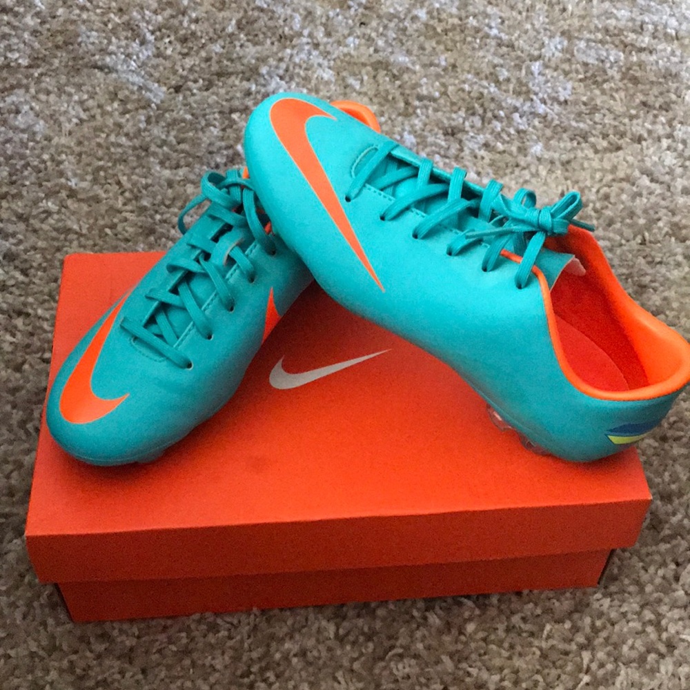 Jr Nike mercurial size 3.5 Y